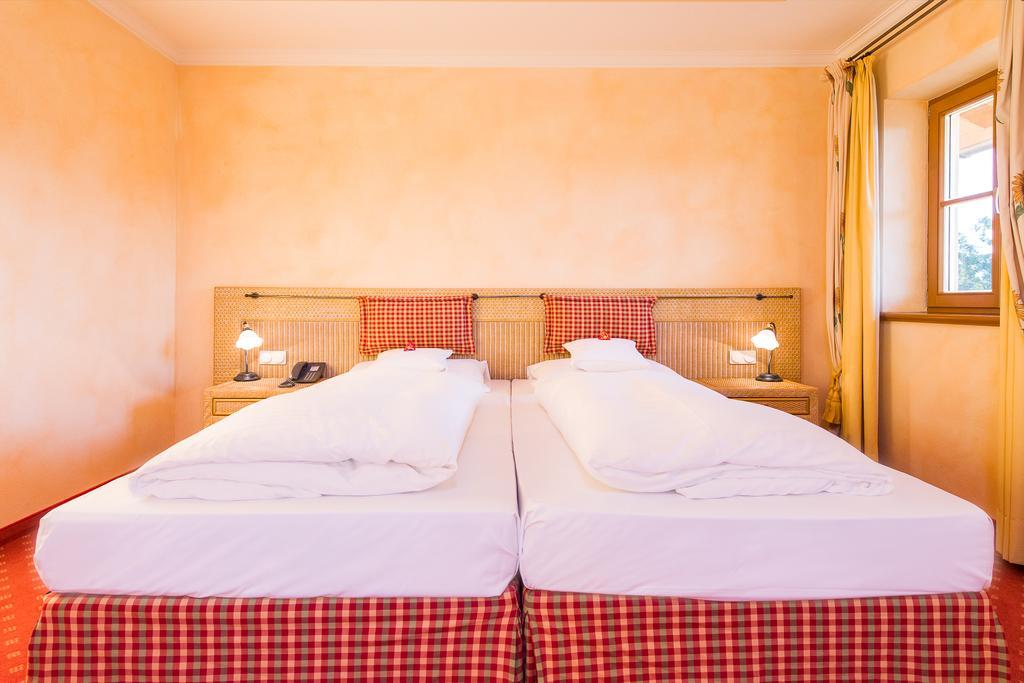Hotel Und Landgasthof Altwirt Großhartpenning Extérieur photo