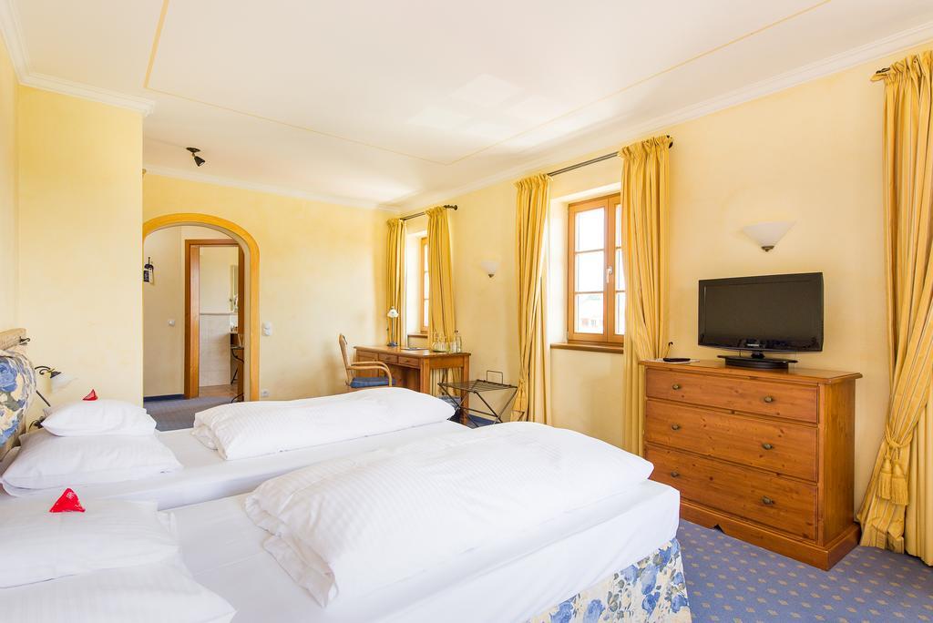 Hotel Und Landgasthof Altwirt Großhartpenning Extérieur photo