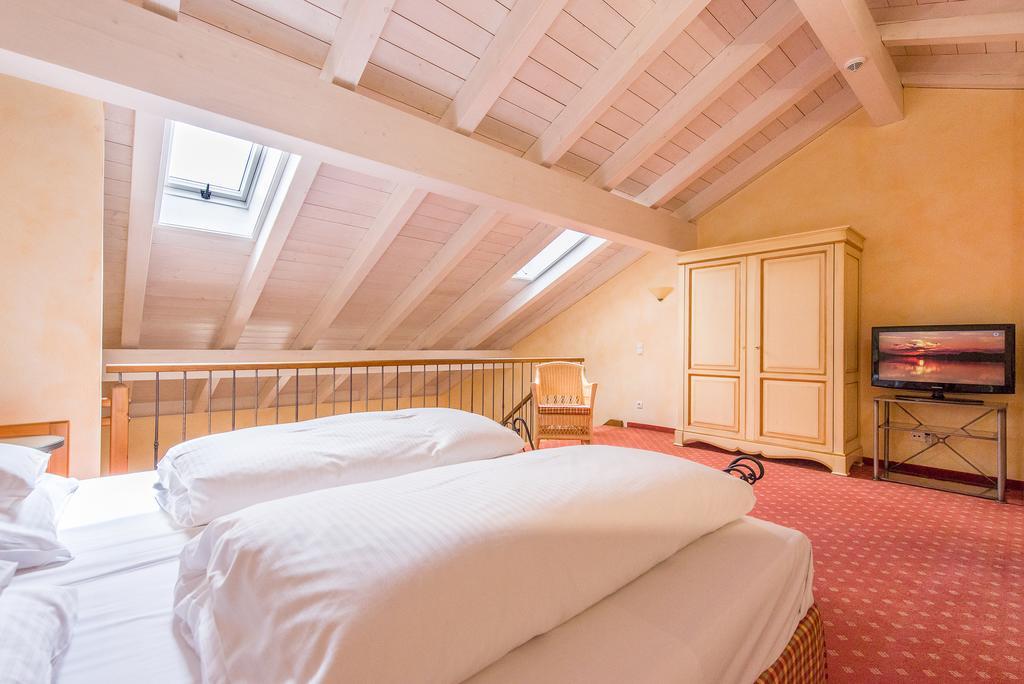 Hotel Und Landgasthof Altwirt Großhartpenning Extérieur photo