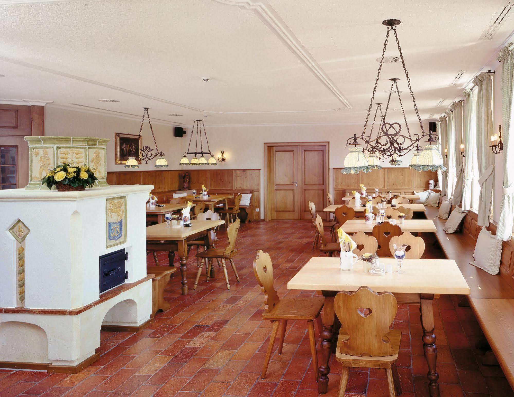 Hotel Und Landgasthof Altwirt Großhartpenning Extérieur photo