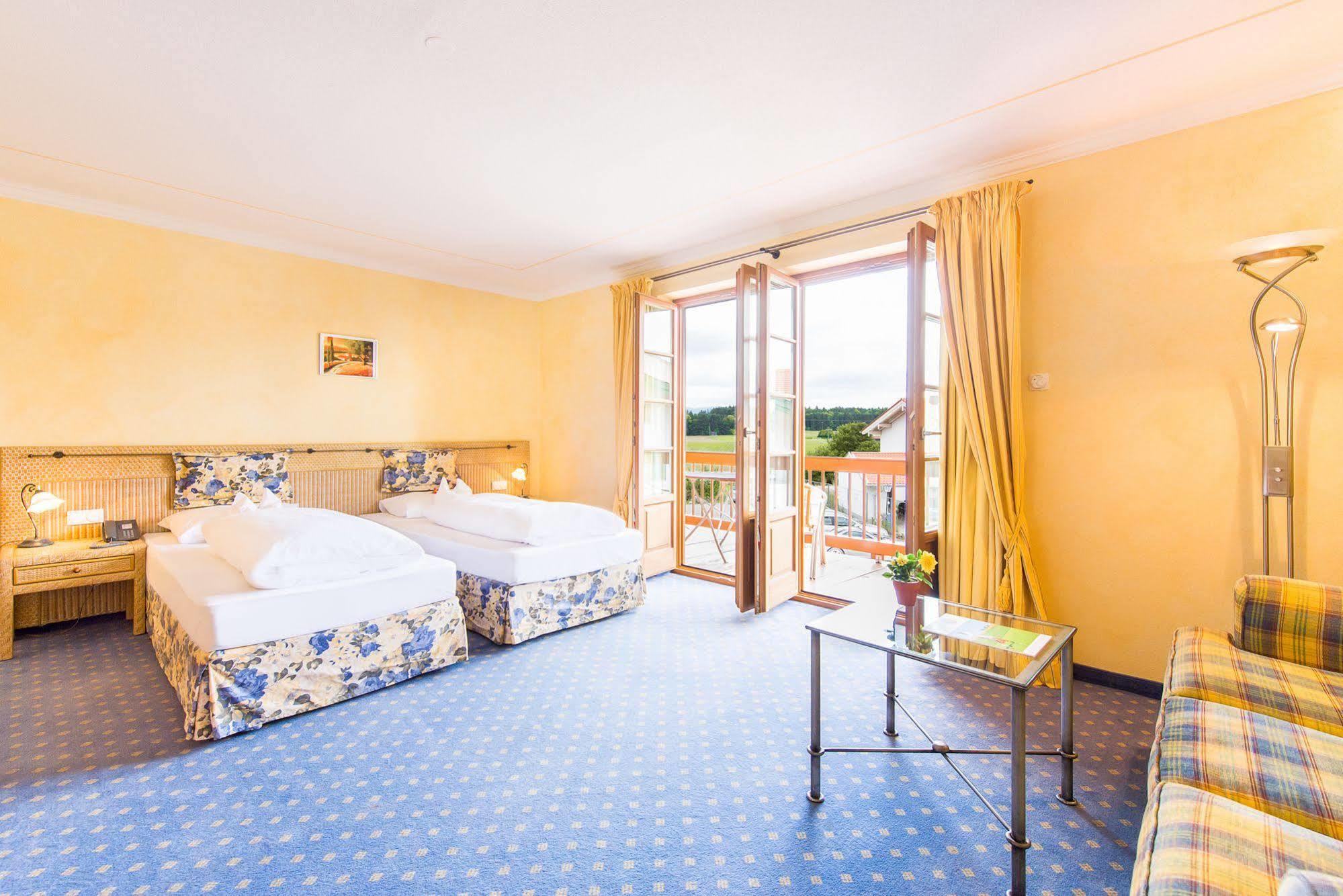 Hotel Und Landgasthof Altwirt Großhartpenning Extérieur photo