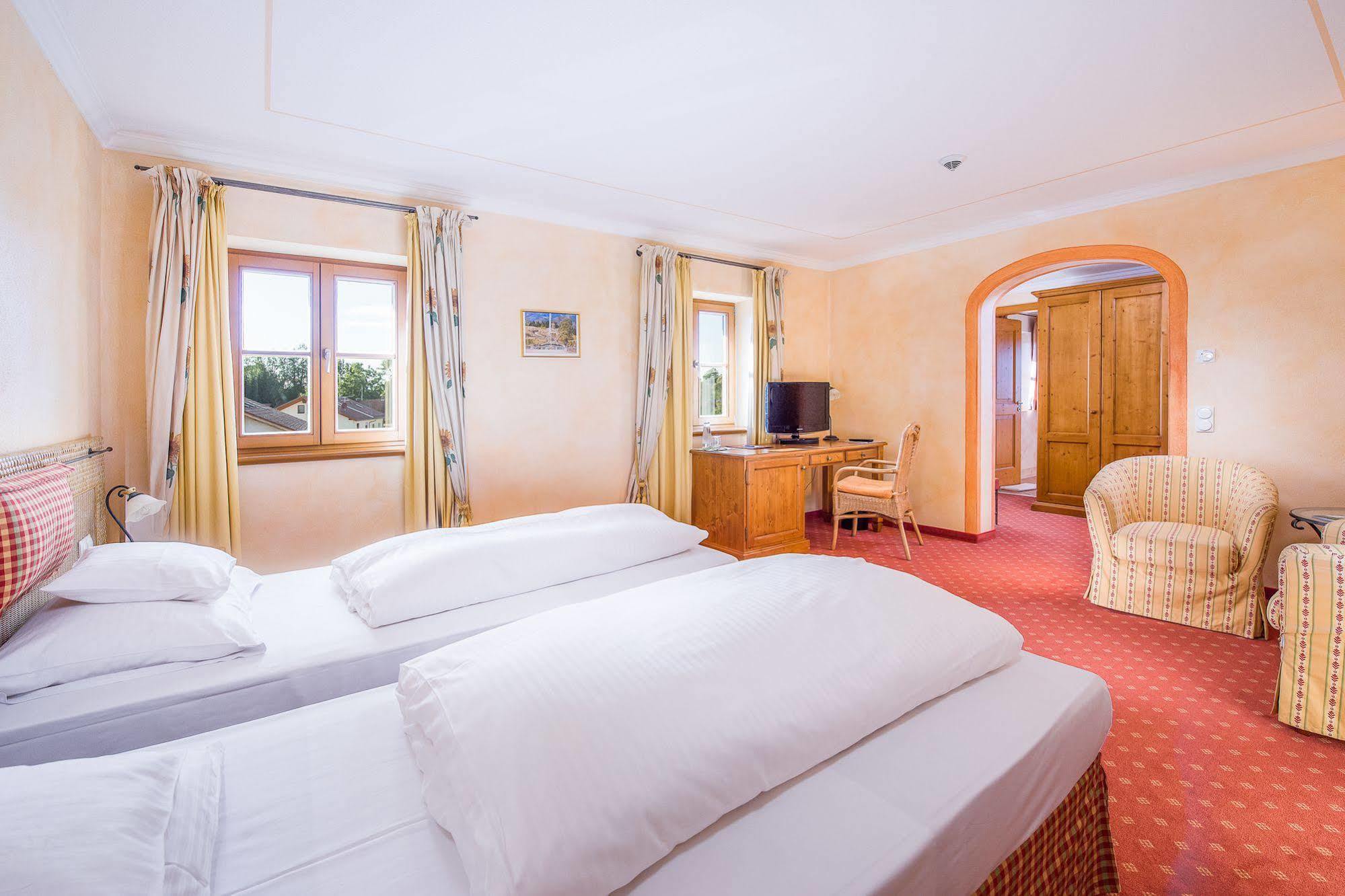 Hotel Und Landgasthof Altwirt Großhartpenning Extérieur photo