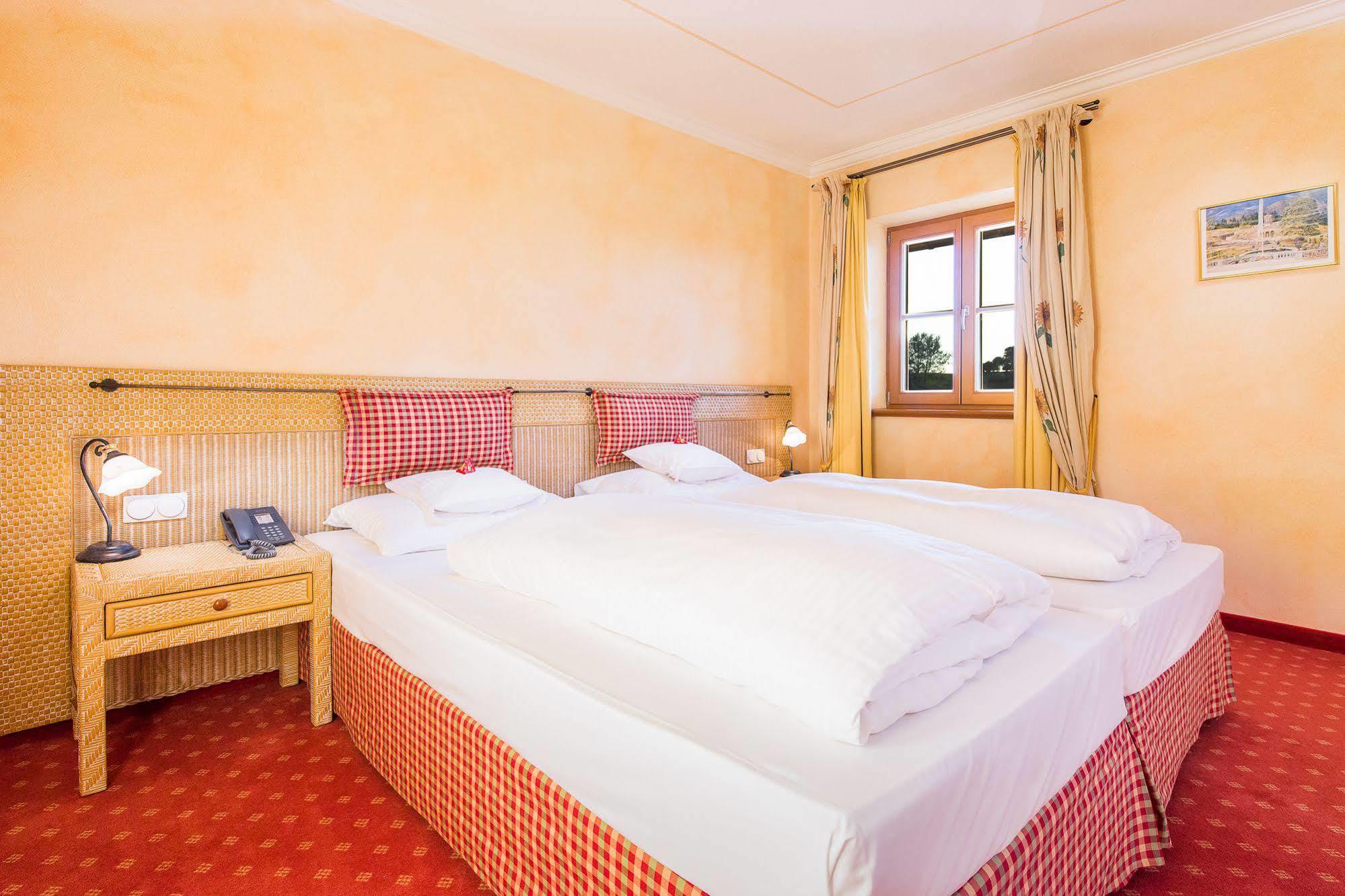 Hotel Und Landgasthof Altwirt Großhartpenning Extérieur photo
